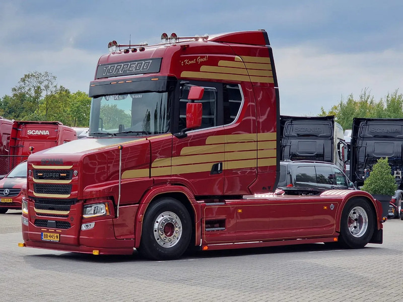 Scania 530ST V8 NGS Tuft R Torpedo - New - Full spec - BUFFL In- and Exterior - Show truck - Tractor unit: picture 4 Scania 530ST V8 NGS Tuft R Torpedo - New - Full spec - BUFFL In- and Exterior - Show truck - Tractor unit: picture 4