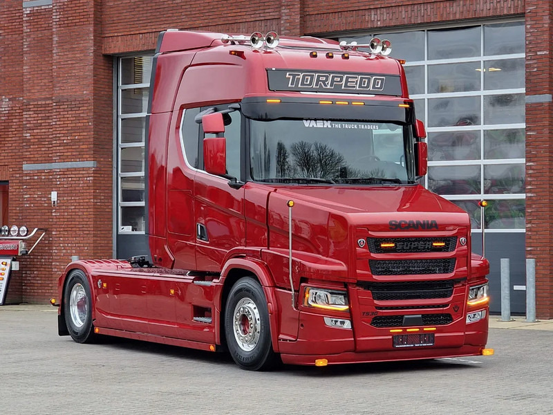 Scania 530ST V8 NGS Tuft R Torpedo - New - Full spec - BUFFL In- and Exterior - Show truck - Tractor unit: picture 2 Scania 530ST V8 NGS Tuft R Torpedo - New - Full spec - BUFFL In- and Exterior - Show truck - Tractor unit: picture 2