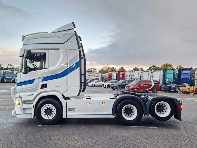 Scania R560 Highline 6x2 - BUFFL - Retarder - Full air - 3.15 WB - Leather - Tractor unit: picture 4 Scania R560 Highline 6x2 - BUFFL - Retarder - Full air - 3.15 WB - Leather - Tractor unit: picture 4