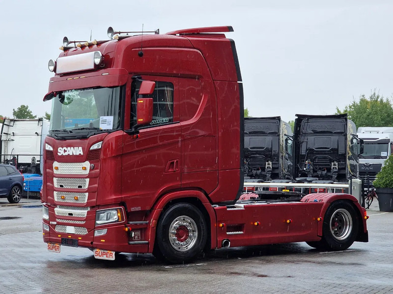 Scania S500 NGS Highline 4x2 - Retarder - Night clima - Full air - Custom interior - Full spoiler - 2 tank - Tractor unit: picture 3 Scania S500 NGS Highline 4x2 - Retarder - Night clima - Full air - Custom interior - Full spoiler - 2 tank - Tractor unit: picture 3