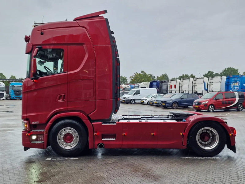 Scania S500 NGS Highline 4x2 - Retarder - Night clima - Full air - Custom interior - Full spoiler - 2 tank - Tractor unit: picture 4 Scania S500 NGS Highline 4x2 - Retarder - Night clima - Full air - Custom interior - Full spoiler - 2 tank - Tractor unit: picture 4