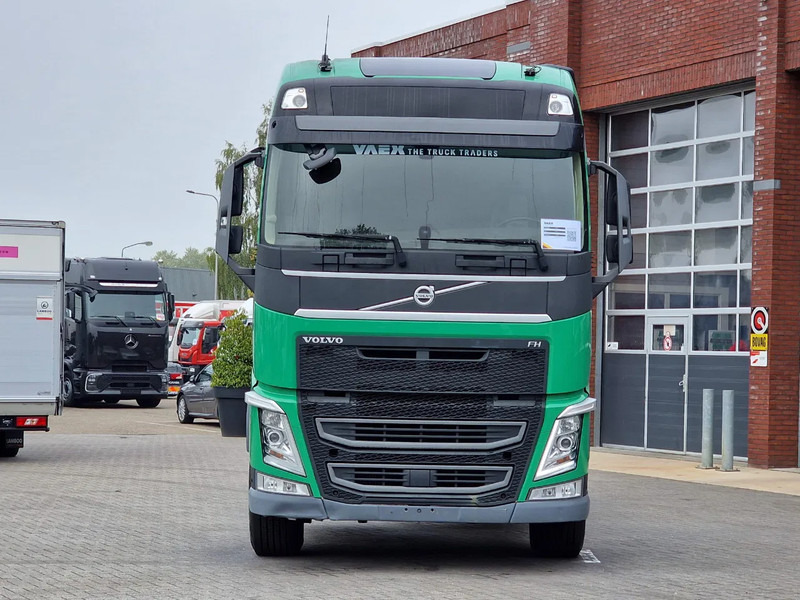 Volvo FH 13.460 Globetrotter 6x2 - Chassis - 4.60 WB - HUB Reduction - LNG - Cab chassis truck: picture 2 Volvo FH 13.460 Globetrotter 6x2 - Chassis - 4.60 WB - HUB Reduction - LNG - Cab chassis truck: picture 2