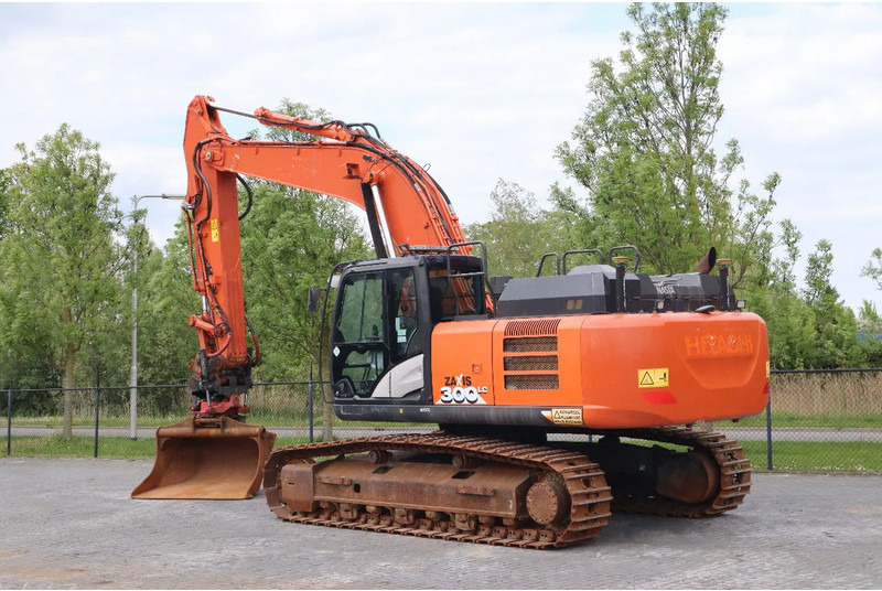 Hitachi ZX300 LC-6 | ROTOTILT | BUCKET | GPS - Crawler excavator: picture 3 Hitachi ZX300 LC-6 | ROTOTILT | BUCKET | GPS - Crawler excavator: picture 3