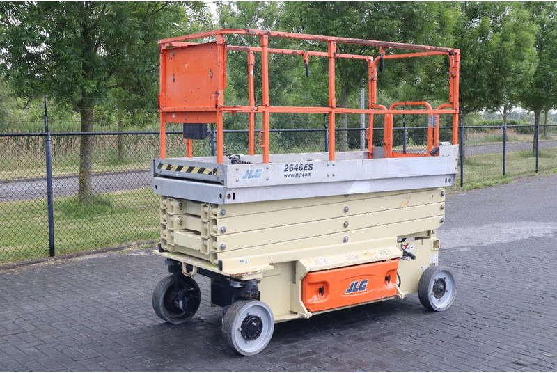 JLG 2646 ES | 10 METER | 450 KG - Scissor lift: picture 2 JLG 2646 ES | 10 METER | 450 KG - Scissor lift: picture 2