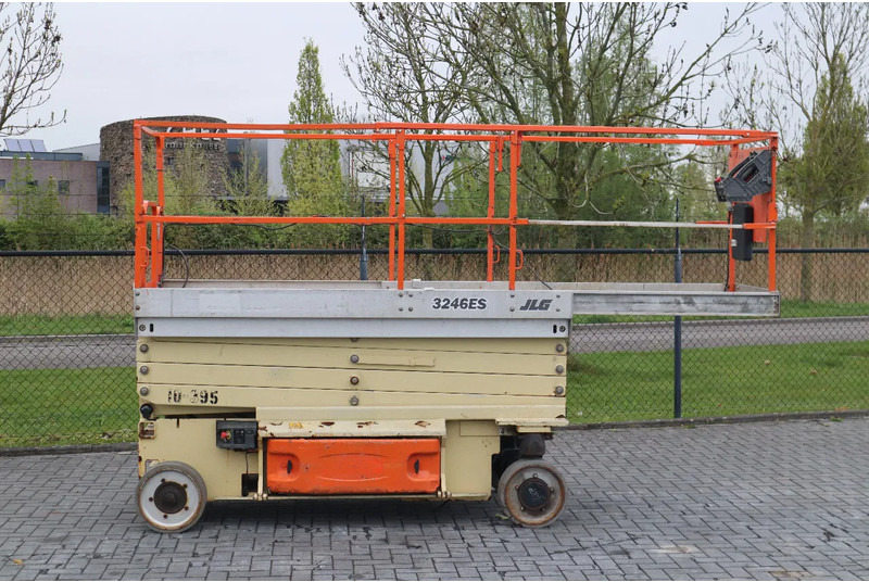 JLG 3246 ES | 12 METER | 320 KG - Scissor lift: picture 4 JLG 3246 ES | 12 METER | 320 KG - Scissor lift: picture 4