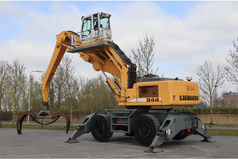 Liebherr A944 C HD | LOG GRAPPLE | HOLZGREIFER | TIMBER - Waste/ Industry handler: picture 3 Liebherr A944 C HD | LOG GRAPPLE | HOLZGREIFER | TIMBER - Waste/ Industry handler: picture 3