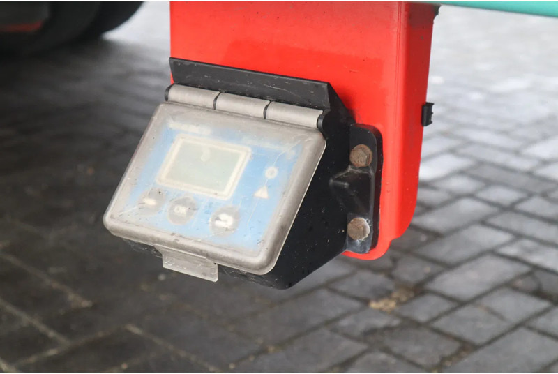 Low loader semi-trailer MEUSBURGER MPG-2 | 2-AXLE | HYDR HEBEDACH / SCHIEBEDACH: picture 12 Low loader semi-trailer MEUSBURGER MPG-2 | 2-AXLE | HYDR HEBEDACH / SCHIEBEDACH: picture 12