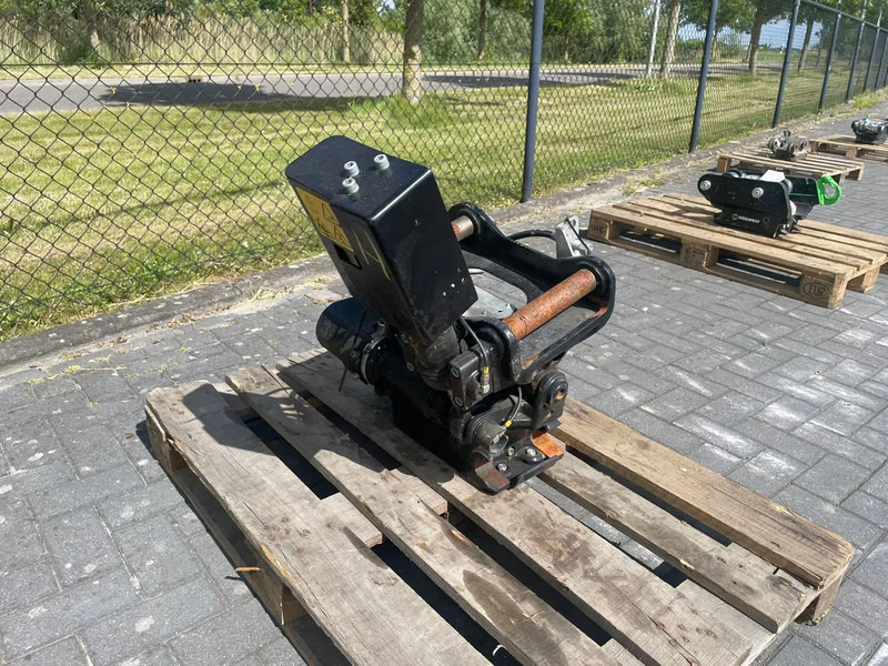 STEELWRIST STEELWRIST X06 S40 | TILT ROTATOR | VLS | FPL | RF | NEW / UNUSED - Tiltrotator for Construction machinery: picture 3 STEELWRIST STEELWRIST X06 S40 | TILT ROTATOR | VLS | FPL | RF | NEW / UNUSED - Tiltrotator for Construction machinery: picture 3