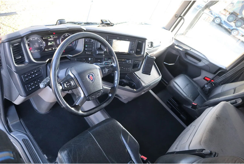 Tipper Scania R580 V8 NGS | 8X4 | BIG AXLES | RETARDER | EURO 6: picture 16 Tipper Scania R580 V8 NGS | 8X4 | BIG AXLES | RETARDER | EURO 6: picture 16