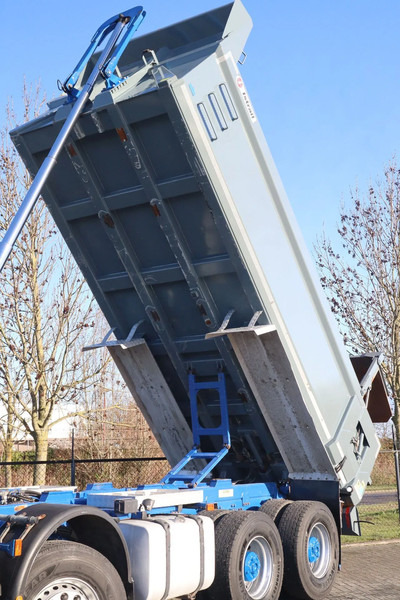 Tipper Scania R580 V8 NGS | 8X4 | BIG AXLES | RETARDER | EURO 6: picture 8 Tipper Scania R580 V8 NGS | 8X4 | BIG AXLES | RETARDER | EURO 6: picture 8