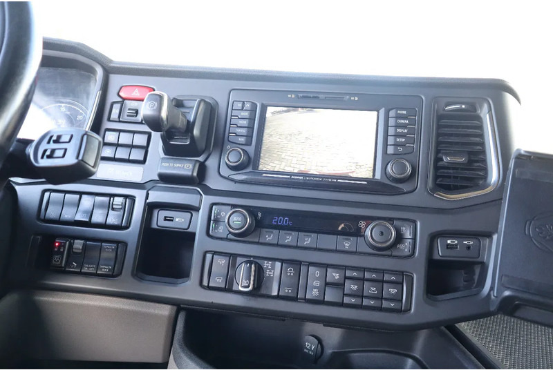 Lease a Scania R580 V8 NGS | 8X4 | RETARDER | EURO 6 | BIG AXLES Scania R580 V8 NGS | 8X4 | RETARDER | EURO 6 | BIG AXLES: picture 19 Lease a Scania R580 V8 NGS | 8X4 | RETARDER | EURO 6 | BIG AXLES Scania R580 V8 NGS | 8X4 | RETARDER | EURO 6 | BIG AXLES: picture 19