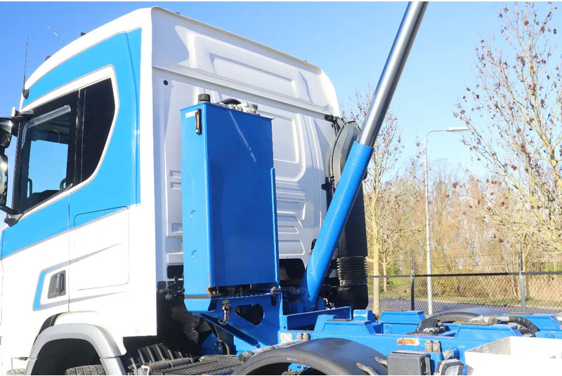 Lease a Scania R580 V8 NGS | 8X4 | RETARDER | EURO 6 | BIG AXLES Scania R580 V8 NGS | 8X4 | RETARDER | EURO 6 | BIG AXLES: picture 10 Lease a Scania R580 V8 NGS | 8X4 | RETARDER | EURO 6 | BIG AXLES Scania R580 V8 NGS | 8X4 | RETARDER | EURO 6 | BIG AXLES: picture 10