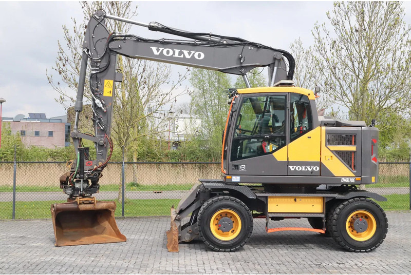 Volvo EWR 170 E | ROTOTILT | BUCKET | DOZERBLADE | TRAILER HYDR - Wheel excavator: picture 1 Volvo EWR 170 E | ROTOTILT | BUCKET | DOZERBLADE | TRAILER HYDR - Wheel excavator: picture 1