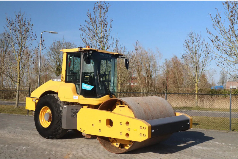 Volvo SD160 B | VOLVO PILOT | AIRCO | LOW HOURS - Road roller: picture 5 Volvo SD160 B | VOLVO PILOT | AIRCO | LOW HOURS - Road roller: picture 5