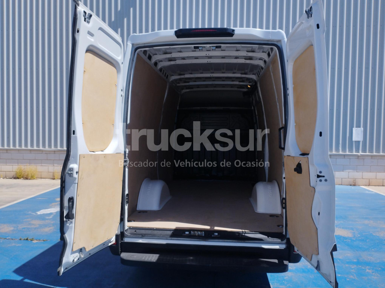 IVECO DAILY 35S16 F 12M3 - Box van: picture 5 IVECO DAILY 35S16 F 12M3 - Box van: picture 5