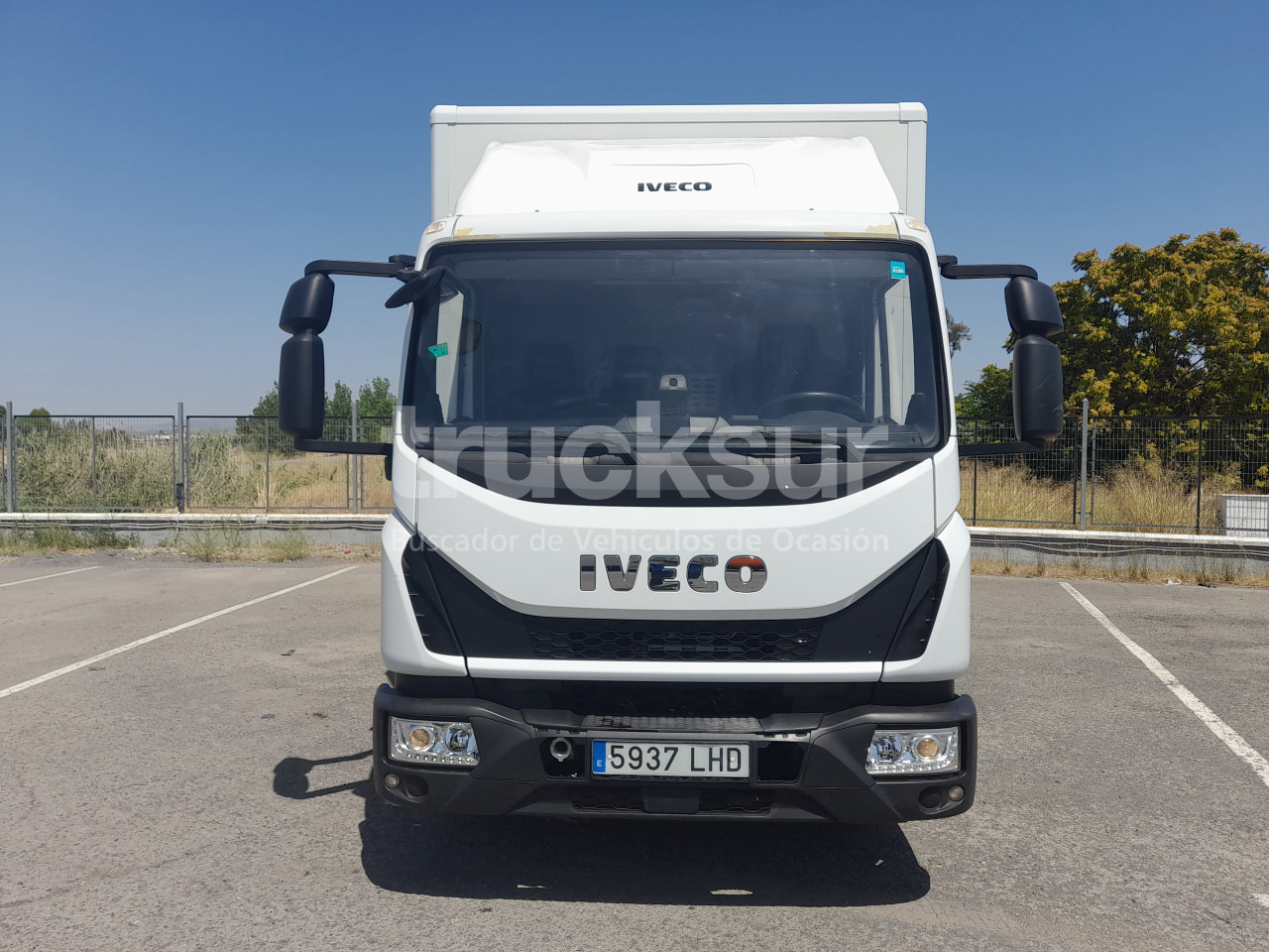IVECO EUROCARGO 210.75 P/E - Box truck: picture 2 IVECO EUROCARGO 210.75 P/E - Box truck: picture 2
