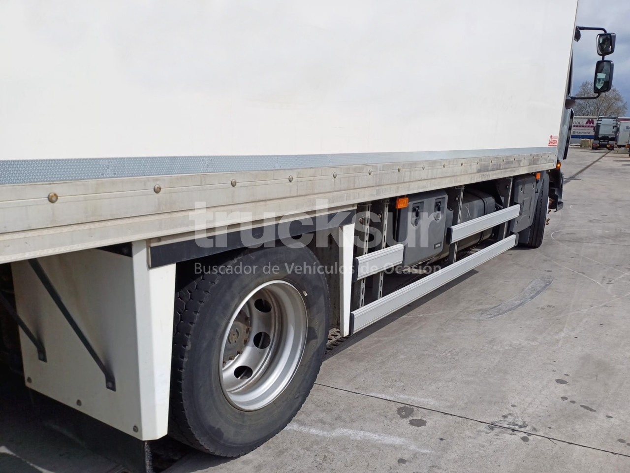 Box truck RENAULT D14.240: picture 8