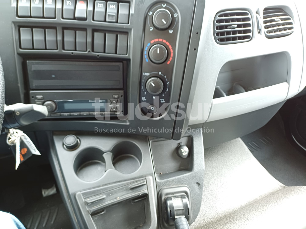 Box truck RENAULT D14.240: picture 14