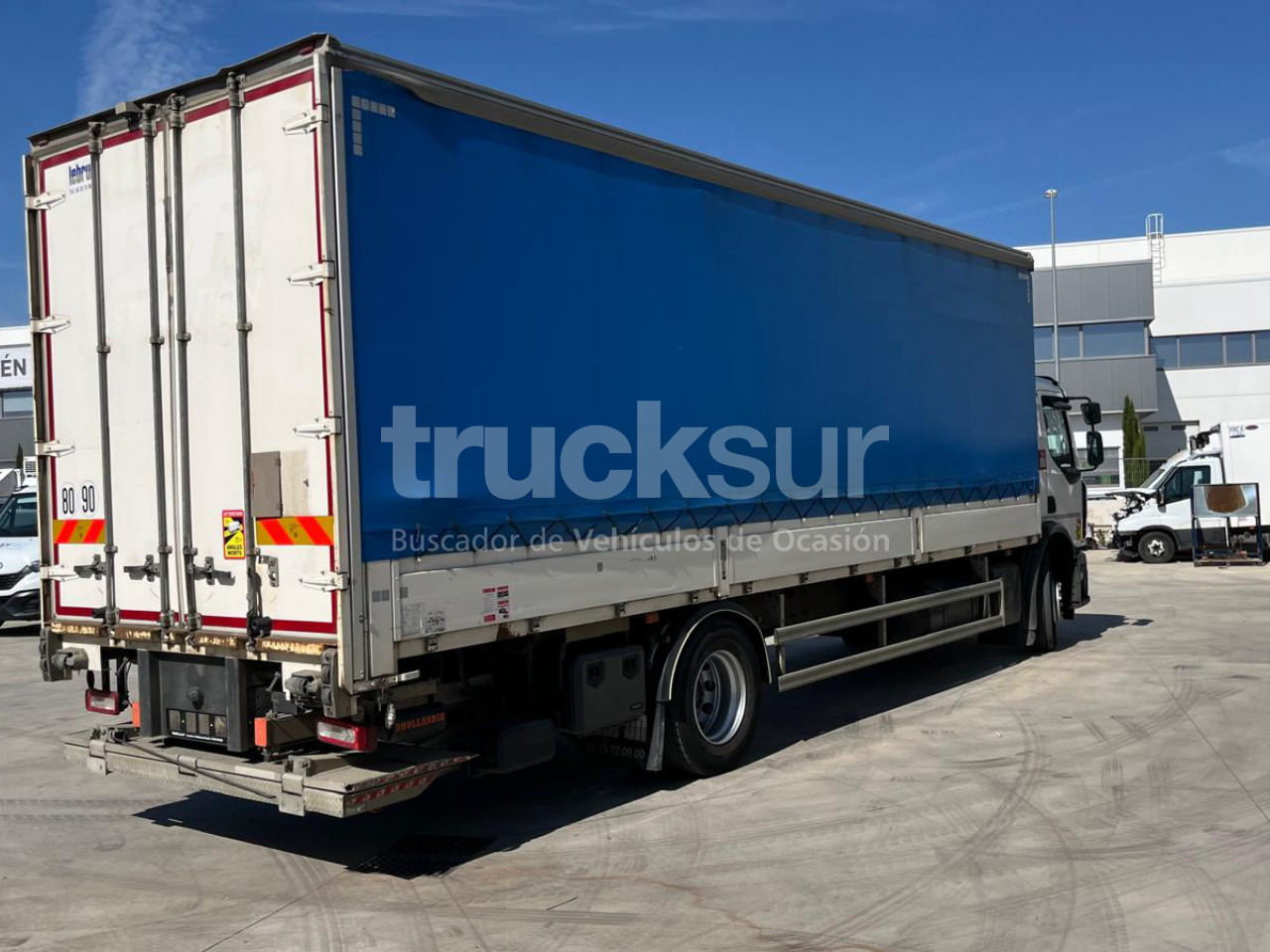 RENAULT D18.320 - Curtainsider truck: picture 4 RENAULT D18.320 - Curtainsider truck: picture 4