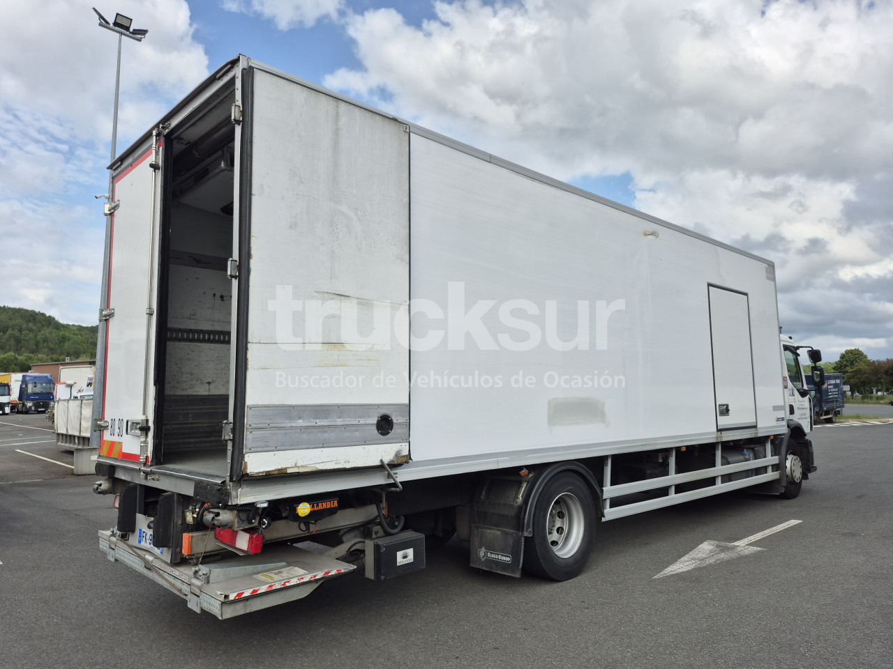 RENAULT D320.18 - Refrigerator truck: picture 2 RENAULT D320.18 - Refrigerator truck: picture 2