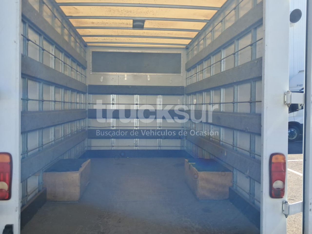RENAULT MASTER 130.35 - Box van: picture 5 RENAULT MASTER 130.35 - Box van: picture 5