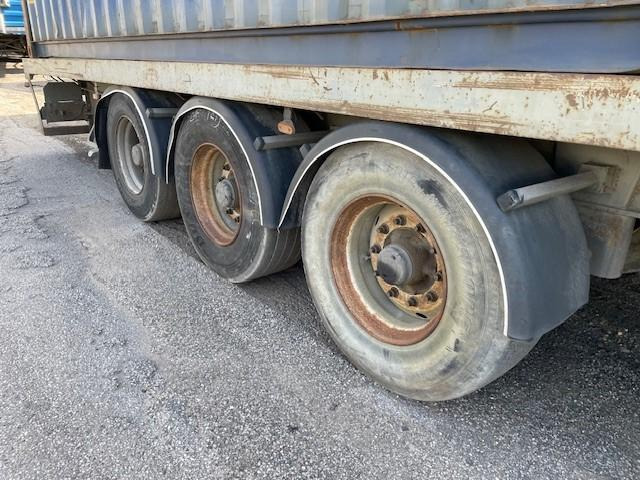 Fruehauf - Dropside/ Flatbed semi-trailer: picture 3 Fruehauf - Dropside/ Flatbed semi-trailer: picture 3