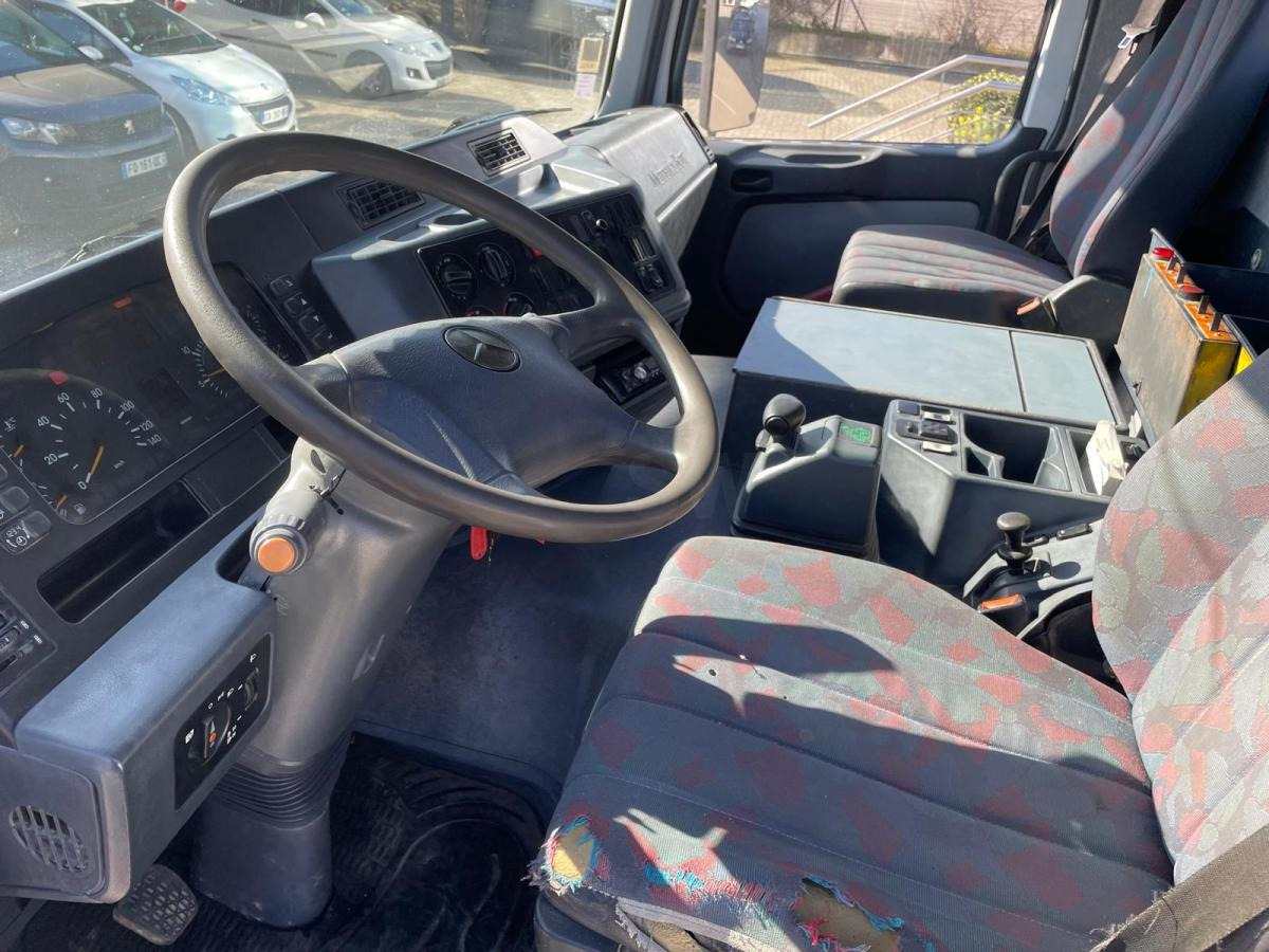 Interior photo 3: Hook lift truck Mercedes Actros 2631