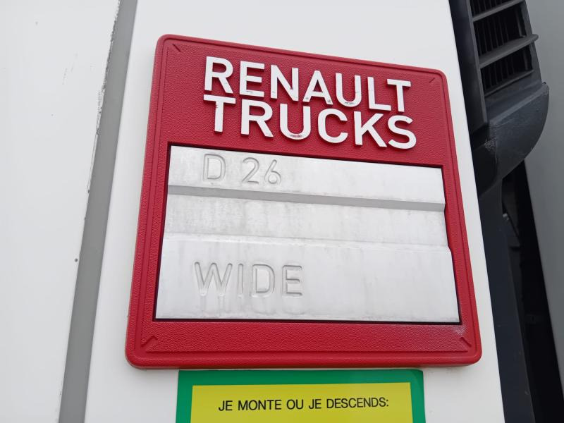 Renault D26 - Garbage truck: picture 3 Renault D26 - Garbage truck: picture 3