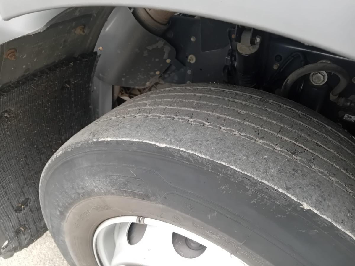 Renault Gamme D 280.19 - Box truck: picture 4 Renault Gamme D 280.19 - Box truck: picture 4