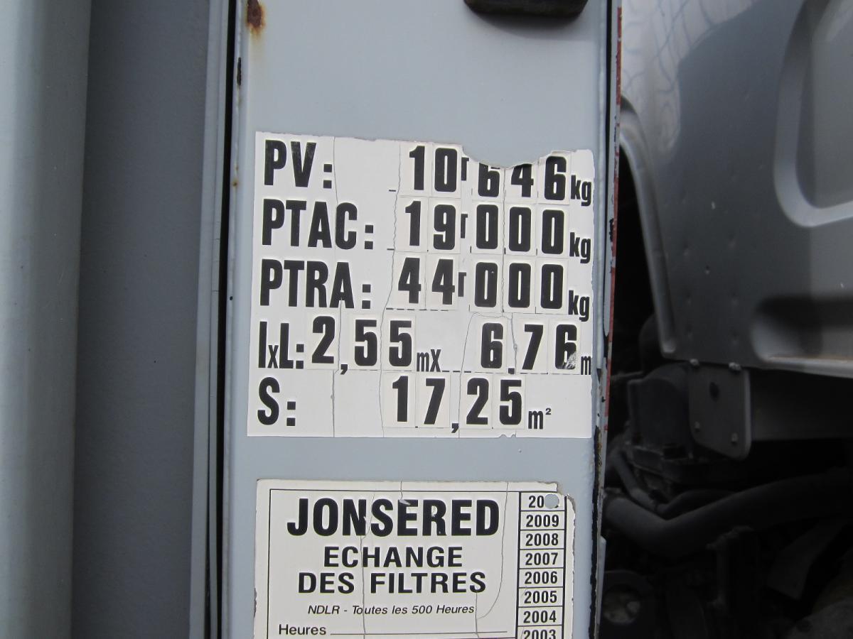 Skip loader truck Renault Kerax 460 DXI: picture 8 Skip loader truck Renault Kerax 460 DXI: picture 8