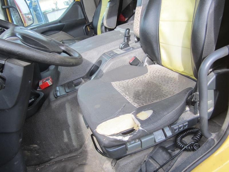 Box truck Renault Premium 430 DXI: picture 12