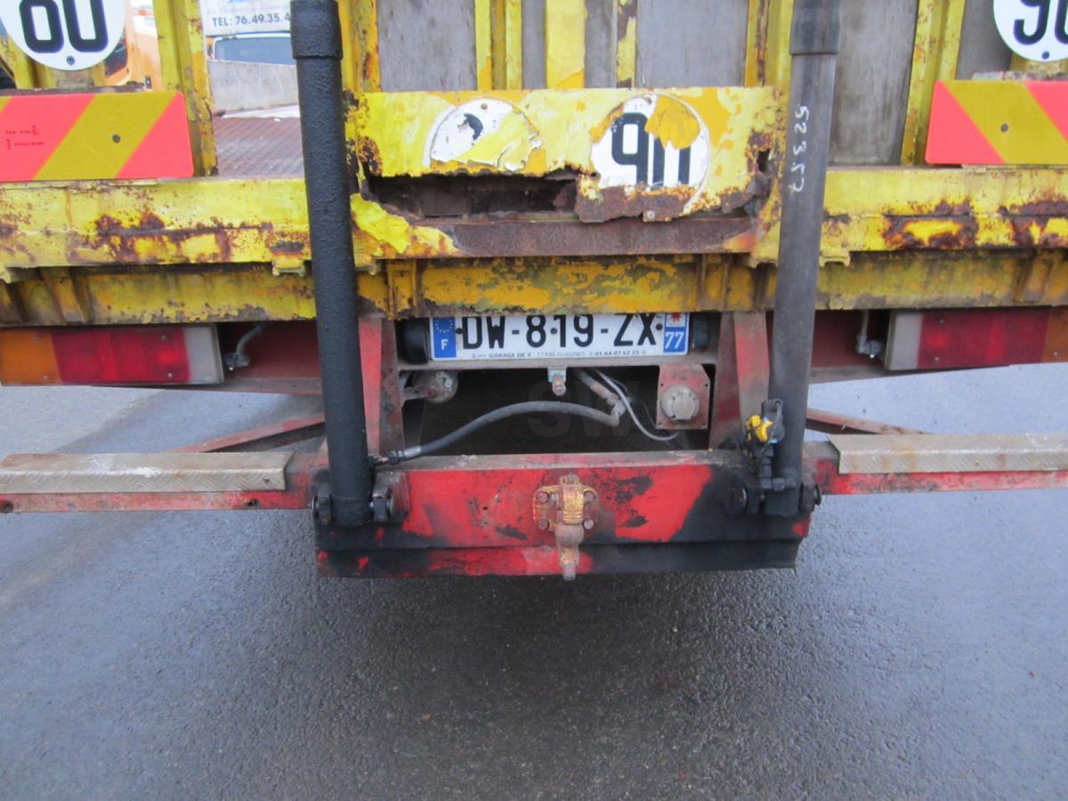 Autotransporter truck for transportation of heavy machinery Renault Premium: picture 6