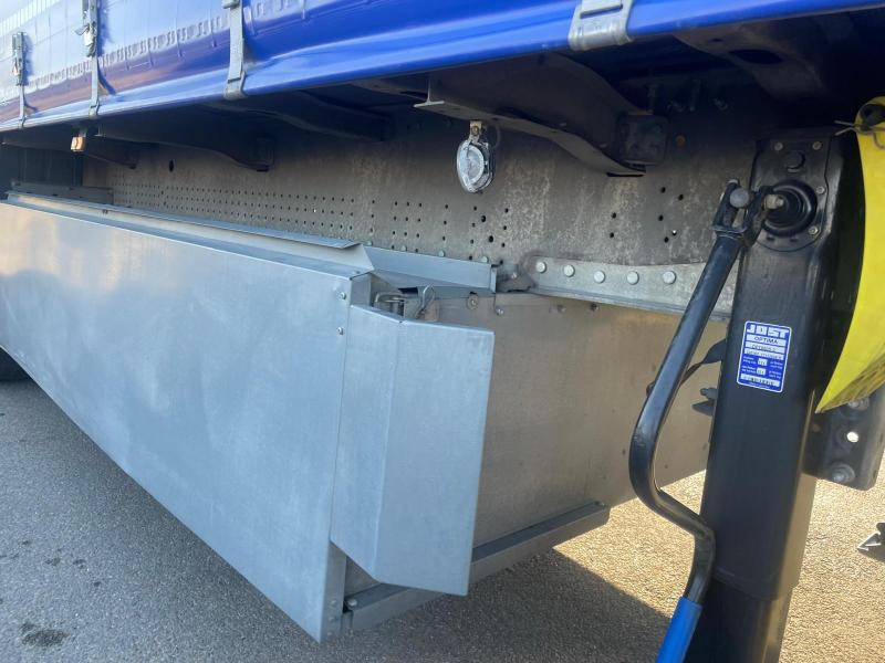 Schmitz Cargobull - Curtainsider semi-trailer: picture 5 Schmitz Cargobull - Curtainsider semi-trailer: picture 5
