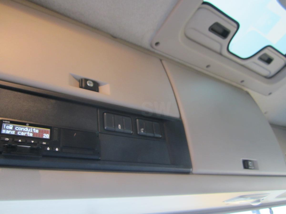 Tractor unit DAF XF105 460: picture 10