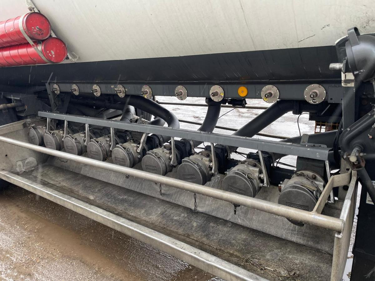 Trailor - Tank semi-trailer: picture 5 Trailor - Tank semi-trailer: picture 5