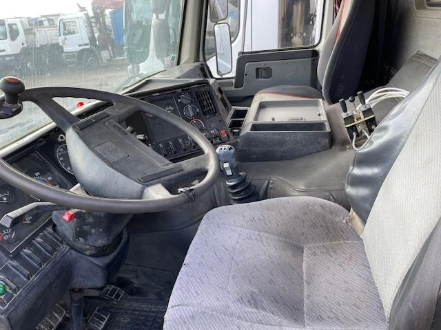 Volvo FL10 - Hook lift truck: picture 5 Volvo FL10 - Hook lift truck: picture 5