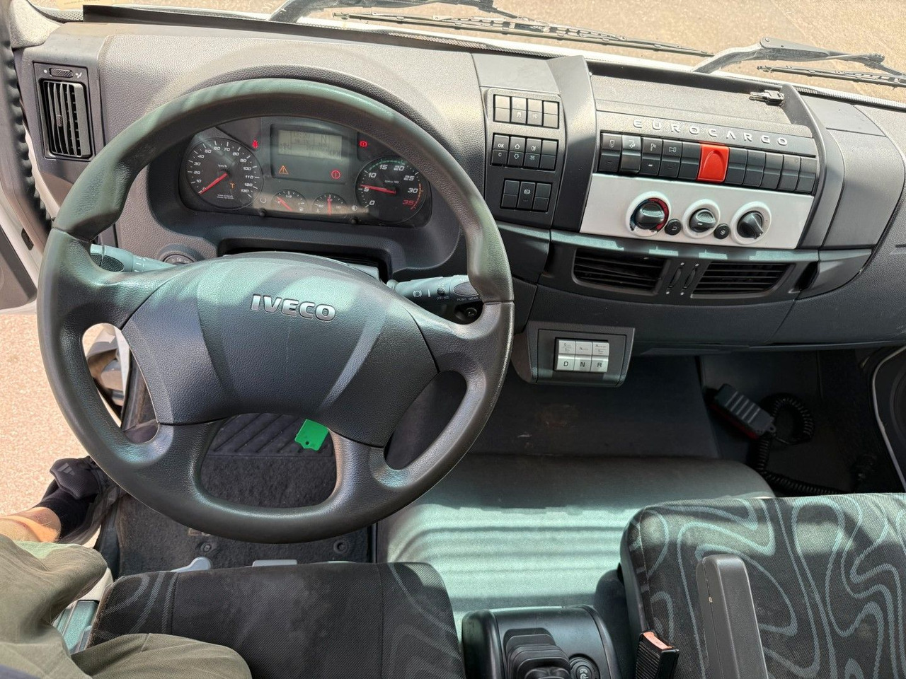 Refrigerator truck Iveco 180E32 Schmitz / Thermo King T-1200R Spectrum Iveco 180E32 Schmitz / Thermo King T-1200R Spectrum: picture 6 Refrigerator truck Iveco 180E32 Schmitz / Thermo King T-1200R Spectrum Iveco 180E32 Schmitz / Thermo King T-1200R Spectrum: picture 6