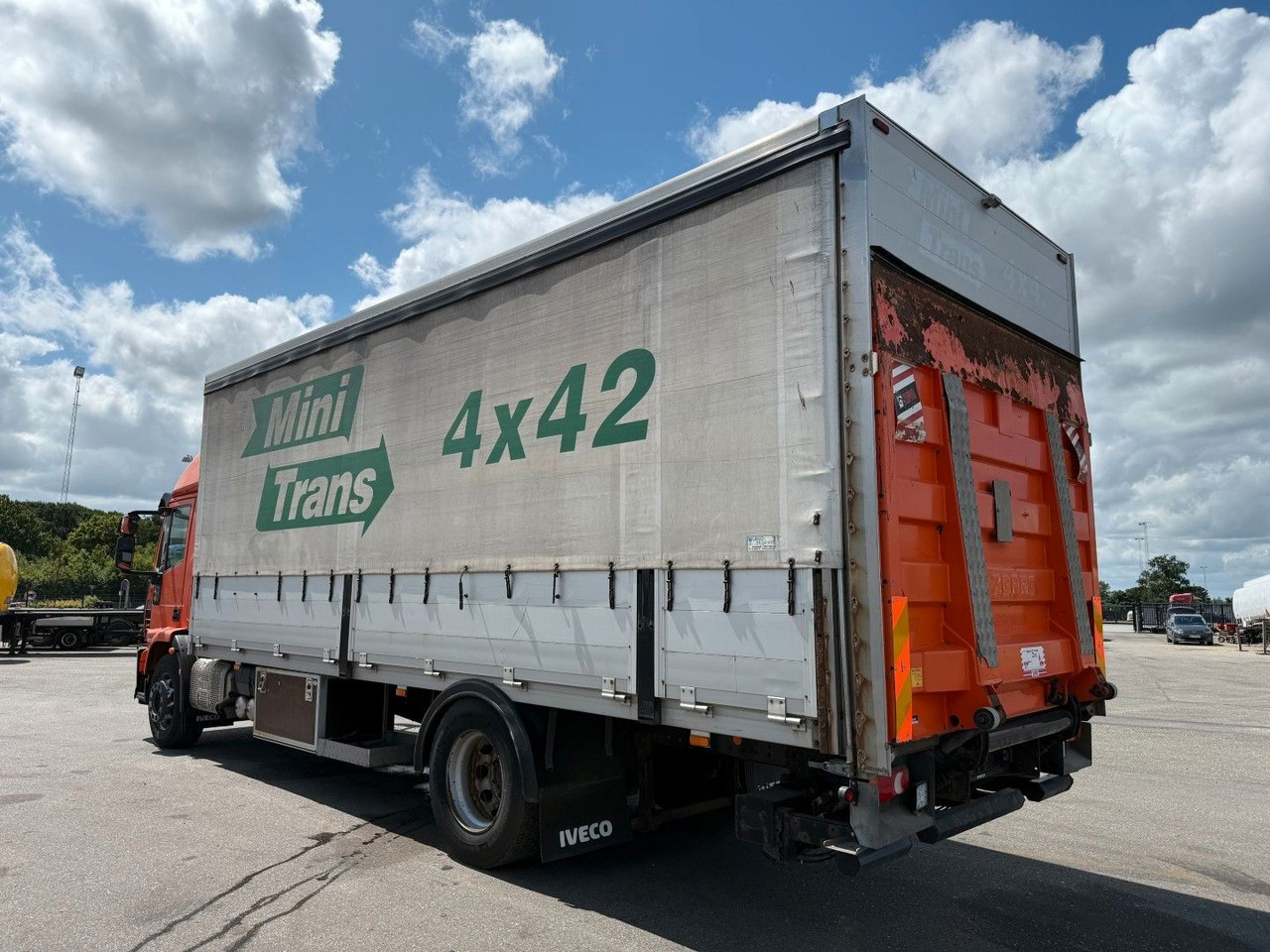 Iveco EuroCargo 180 E28 Euro 6 Freight Iveco EuroCargo 180 E28 Euro 6 Freight / Pritsche - Curtainsider truck: picture 4 Iveco EuroCargo 180 E28 Euro 6 Freight Iveco EuroCargo 180 E28 Euro 6 Freight / Pritsche - Curtainsider truck: picture 4