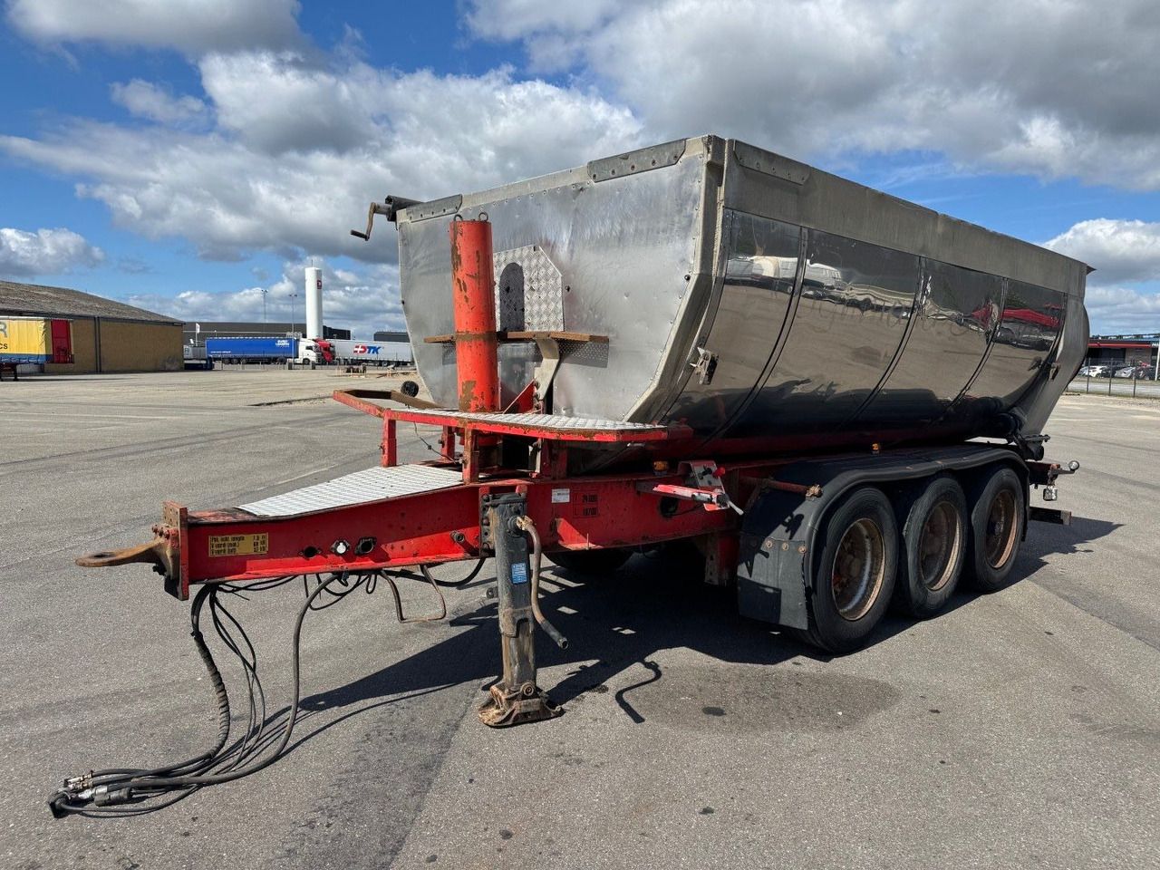 Kel-Berg 3 axle Asphalt tipper / Asphalt Kipper - Tipper trailer: picture 2 Kel-Berg 3 axle Asphalt tipper / Asphalt Kipper - Tipper trailer: picture 2