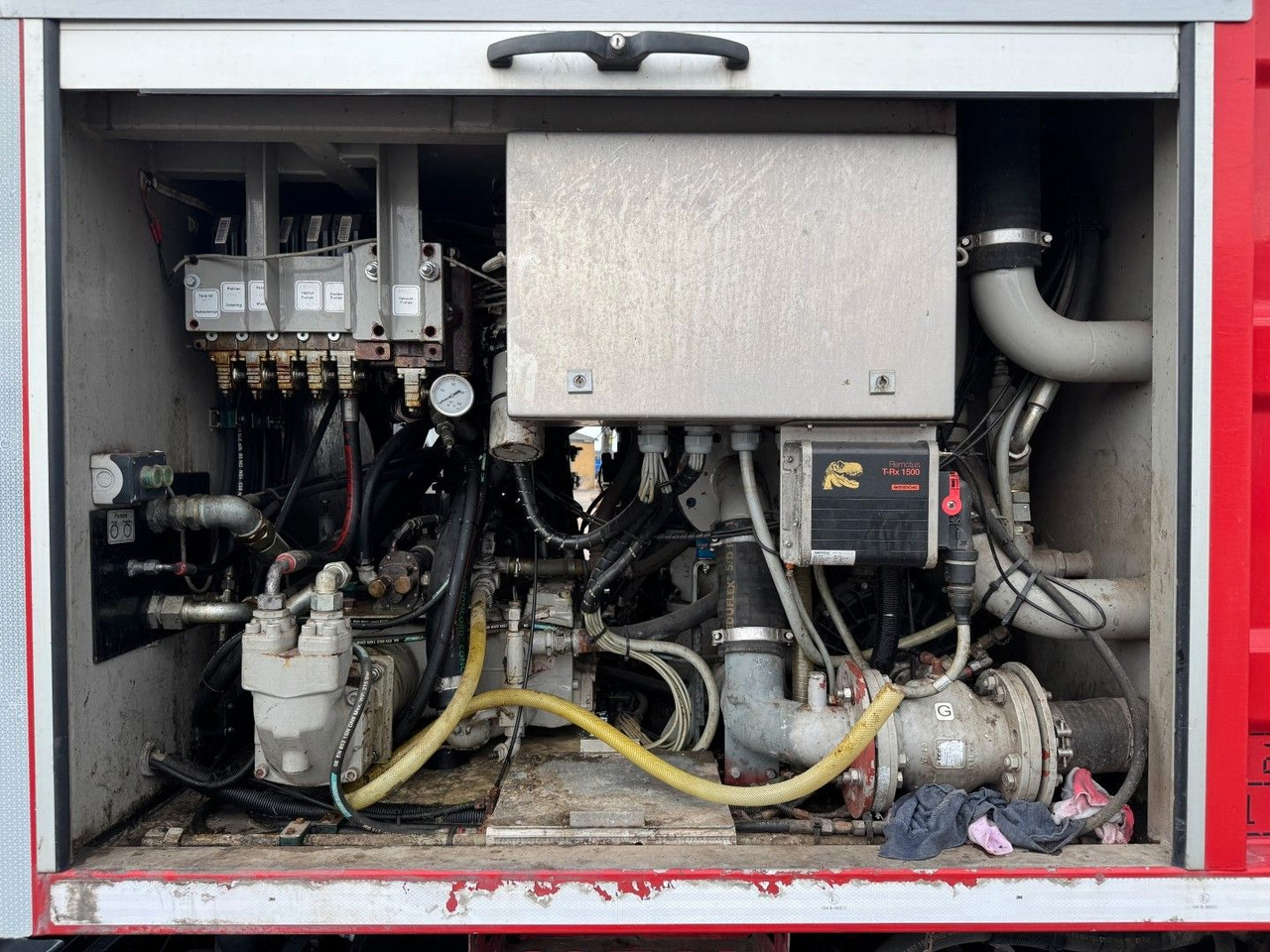 Vacuum truck MAN TGS 26.360 6x4H4 Hydrodrive Simon Moos KSA: picture 17