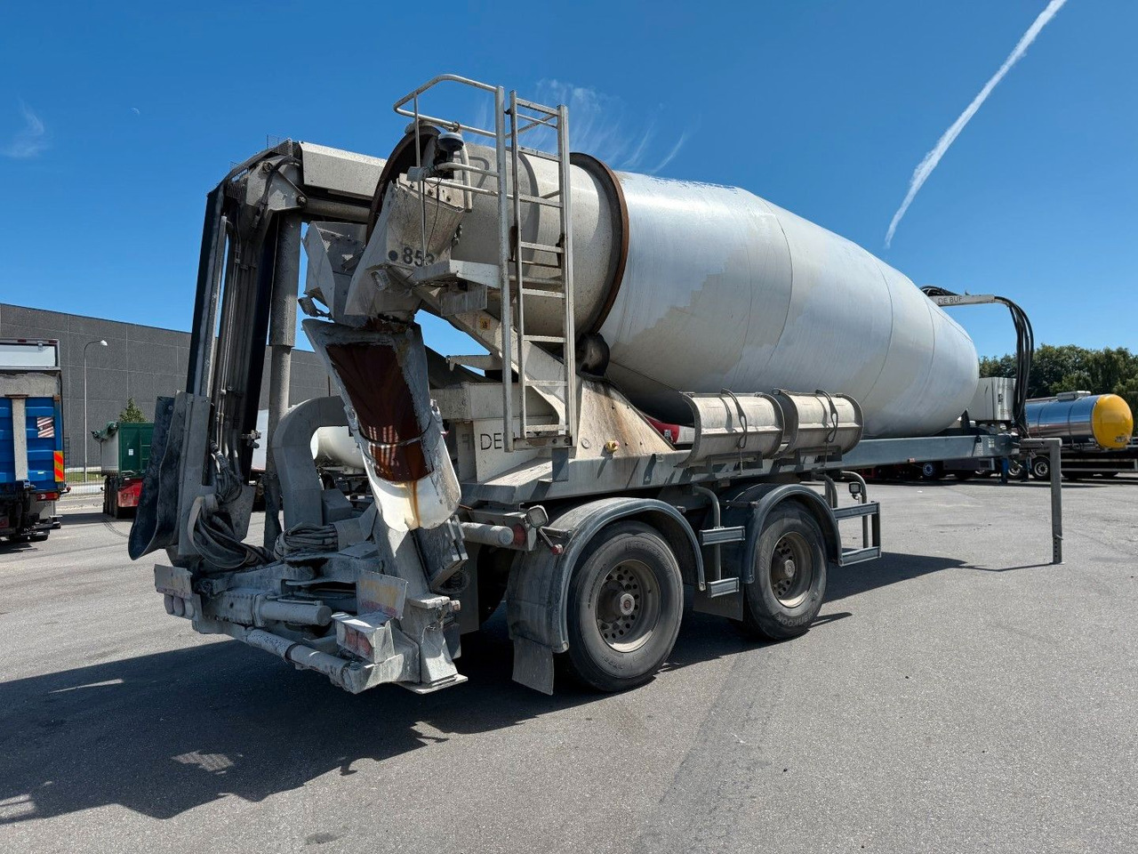 Mixer De Buf BM 12-36-2SPR m/ belt Theam TSR15 - Concrete mixer semi-trailer: picture 4 Mixer De Buf BM 12-36-2SPR m/ belt Theam TSR15 - Concrete mixer semi-trailer: picture 4