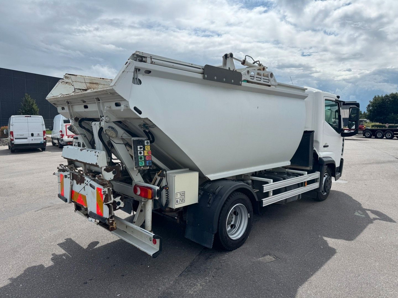 Renault D7.5 180 4x2 Semat/Techno Azimut 8 m3 Garbage - Garbage truck: picture 3 Renault D7.5 180 4x2 Semat/Techno Azimut 8 m3 Garbage - Garbage truck: picture 3
