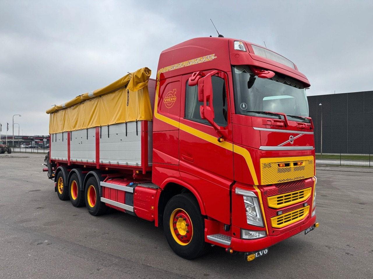 Volvo FH500 8x4*4 Tip / Palfinger Epsilon Q170L - Crane truck: picture 4 Volvo FH500 8x4*4 Tip / Palfinger Epsilon Q170L - Crane truck: picture 4