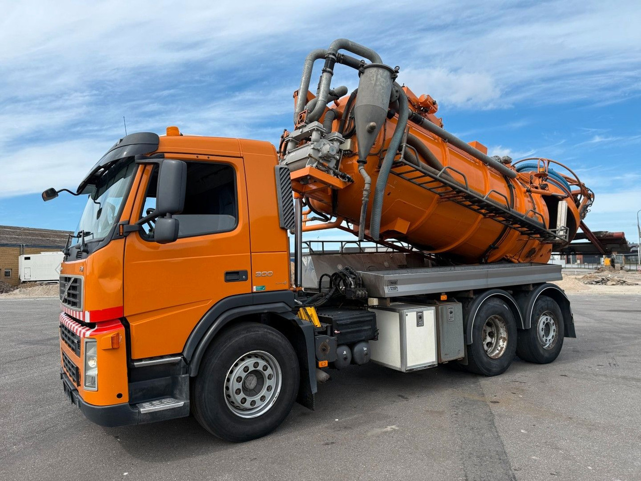 Volvo FM300 6x2*4 Simon Moos 10.500 l. Combi / Tipper - Vacuum truck: picture 5 Volvo FM300 6x2*4 Simon Moos 10.500 l. Combi / Tipper - Vacuum truck: picture 5