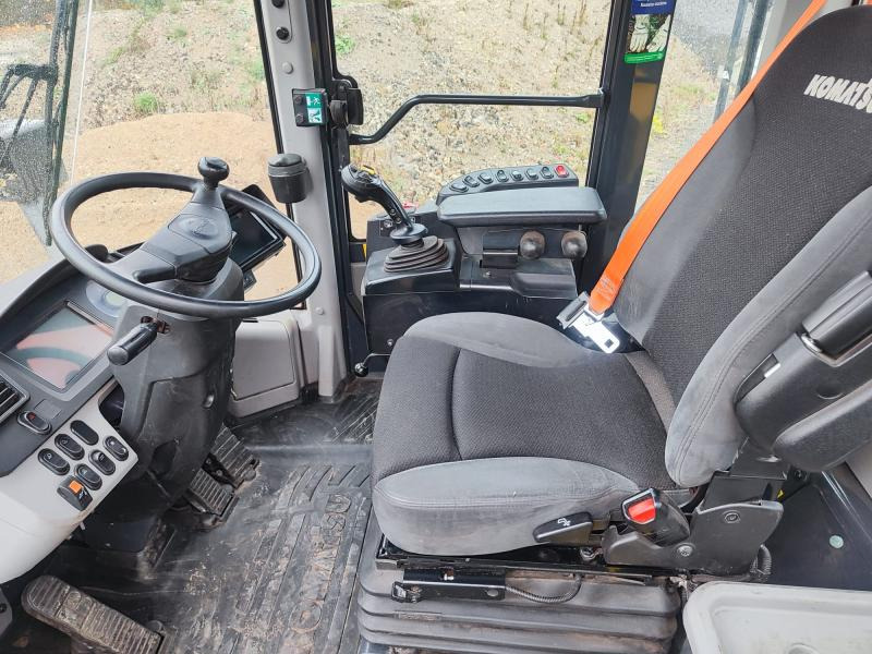 Komatsu WA380-8E0 - Wheel loader: picture 5 Komatsu WA380-8E0 - Wheel loader: picture 5