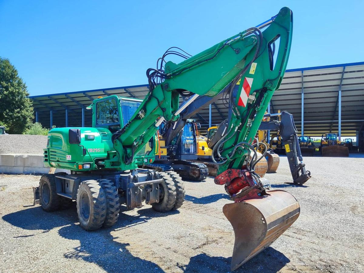 Takeuchi TB295W - Wheel excavator: picture 3 Takeuchi TB295W - Wheel excavator: picture 3