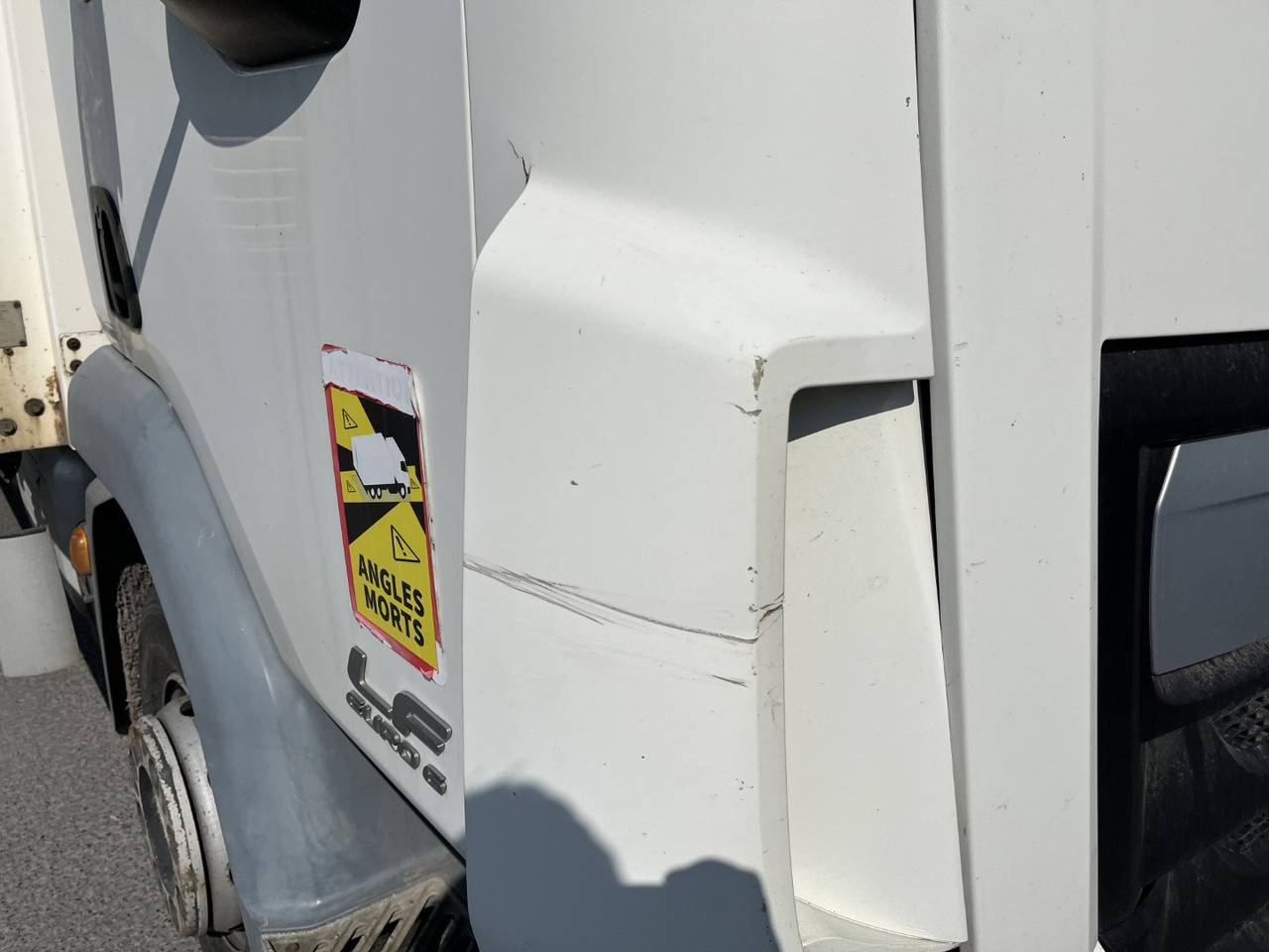 Box truck DAF LF 220: picture 13