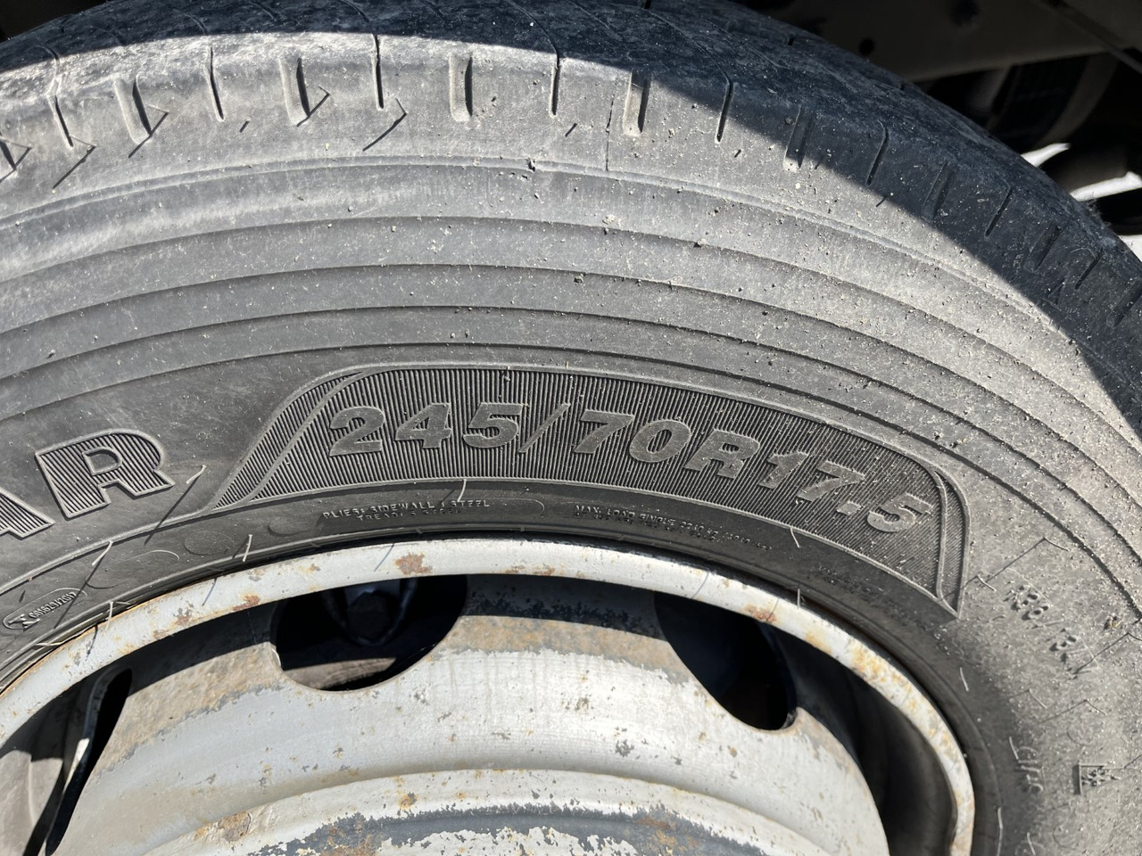 Box truck DAF LF 220: picture 6