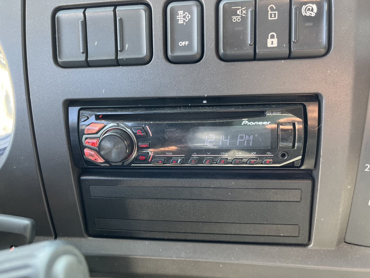 Box truck DAF LF 220: picture 15