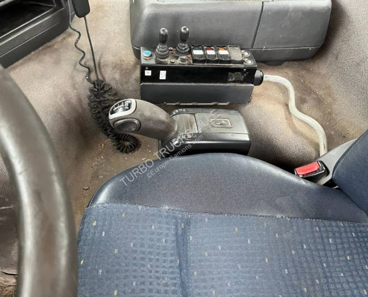 Hook lift truck Volvo FM 340: picture 10